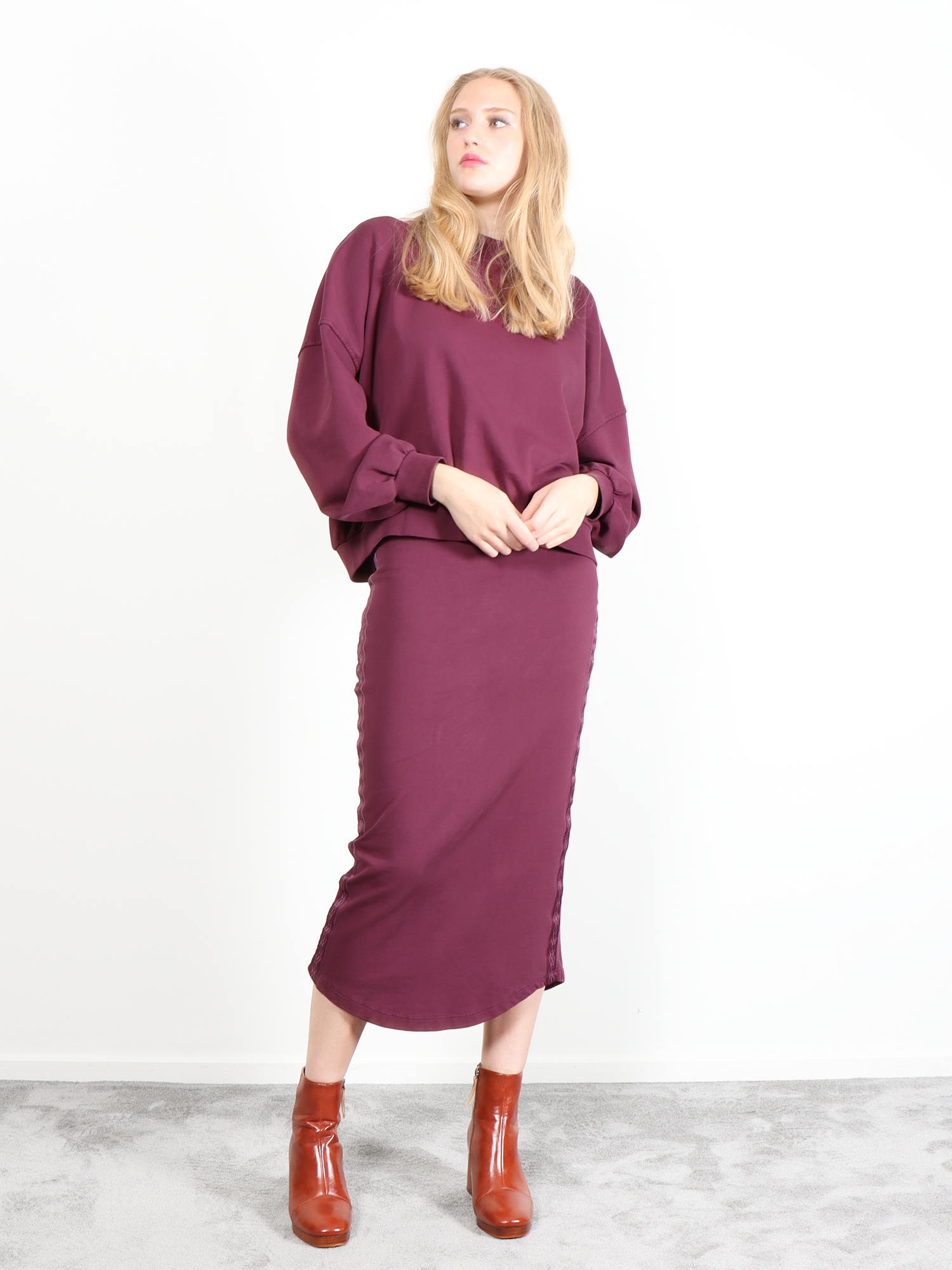 Elisabet - Maroon