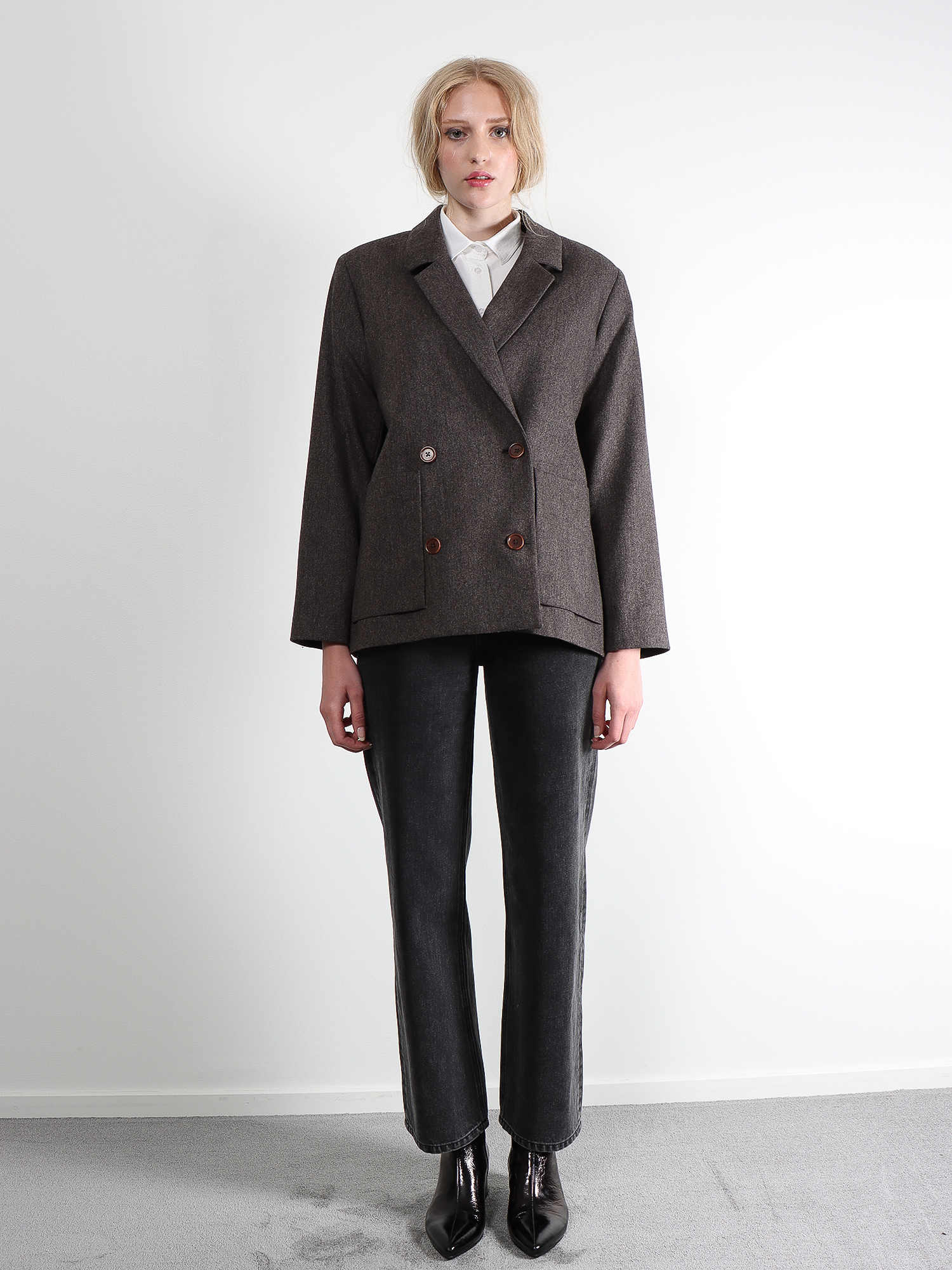 Ebba - Brown