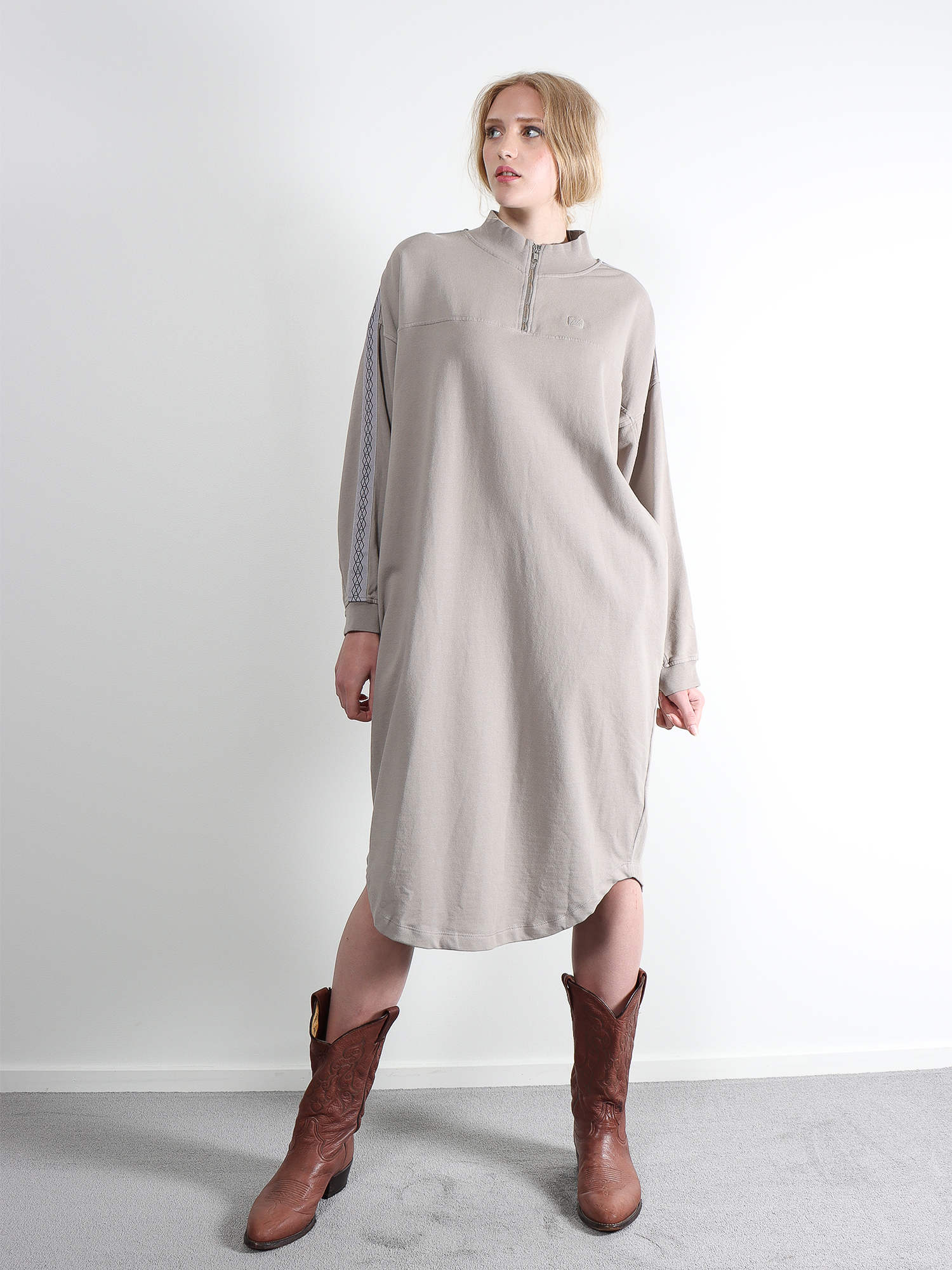 Asta The Fiddler Dress