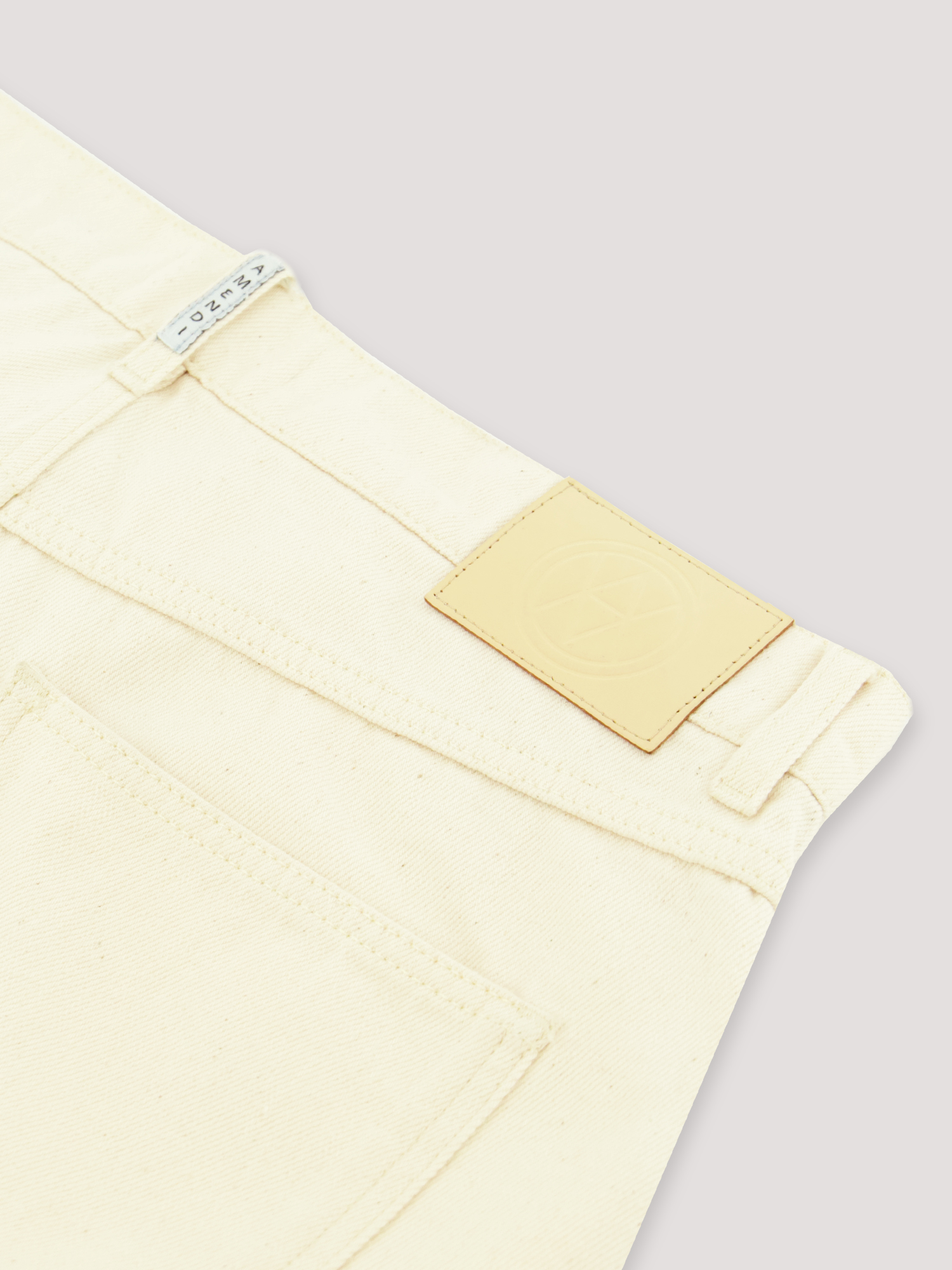 Ake - Natural White